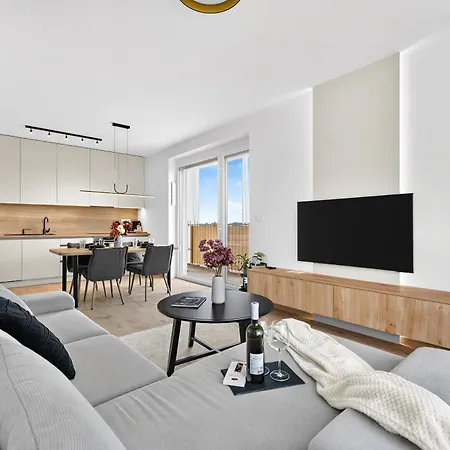 Na Vyslni With Balcony And Parking Apartamento *