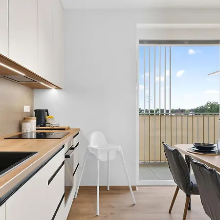 Na Vyslni With Balcony And Parking Διαμέρισμα