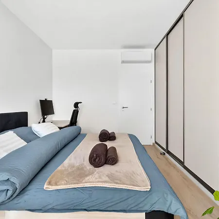 Na Vyslni With Balcony And Parking Διαμέρισμα *