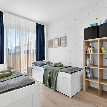 Na Vyslni With Balcony And Parking * Brenner