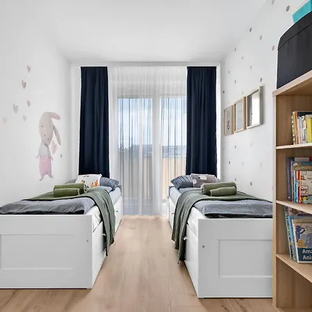 Na Vyslni With Balcony And Parking Διαμέρισμα Brenner