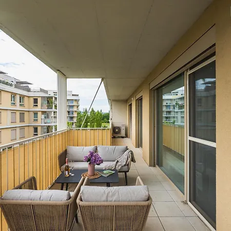 Na Vyslni With Balcony And Parking Apartamento *