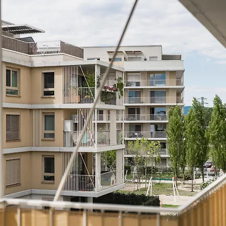 Na Vyslni With Balcony And Parking