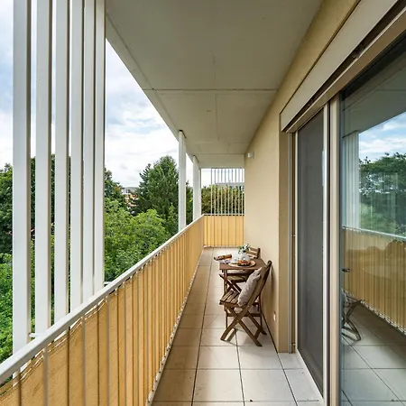 Na Vyslni With Balcony And Parking Apartamento