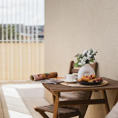 Διαμέρισμα Na Vyslni With Balcony And Parking Brenner